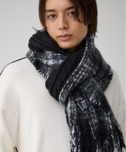 AZUL by moussy（アズールバイマウジー）の「ドッキングロングマフラー（マフラー・メンズ・レッド系その他/ブラック系その他・FREE）」の2枚目の写真