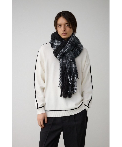 AZUL by moussy（アズールバイマウジー）の「ドッキングロングマフラー（マフラー・メンズ・レッド系その他/ブラック系その他・FREE）」の4枚目の写真