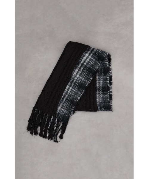 AZUL by moussy（アズールバイマウジー）の「ドッキングロングマフラー（マフラー・メンズ・レッド系その他/ブラック系その他・FREE）」の5枚目の写真