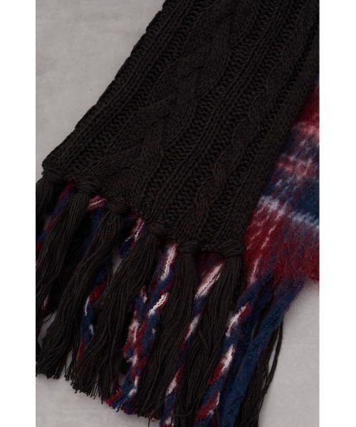 AZUL by moussy（アズールバイマウジー）の「ドッキングロングマフラー（マフラー・メンズ・レッド系その他/ブラック系その他・FREE）」の12枚目の写真