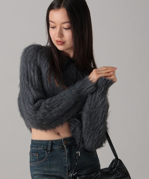 FOREVER 21（フォーエバー トゥエンティーワン）の「【2024FW】クロップドシャギーニットプルオーバー（ニット/セーター・レディース・ブラウン/グリーン/グレー/ナチュラル・FREE）」の19枚目の写真