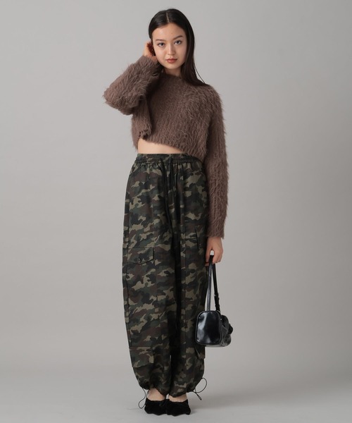 FOREVER 21（フォーエバー トゥエンティーワン）の「【2024FW】クロップドシャギーニットプルオーバー（ニット/セーター・レディース・ブラウン/グリーン/グレー/ナチュラル・FREE）」の21枚目の写真