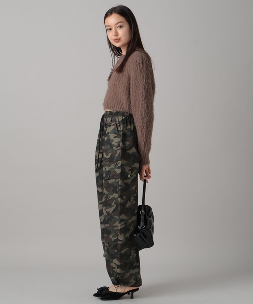 FOREVER 21（フォーエバー トゥエンティーワン）の「【2024FW】クロップドシャギーニットプルオーバー（ニット/セーター・レディース・ブラウン/グリーン/グレー/ナチュラル・FREE）」の22枚目の写真