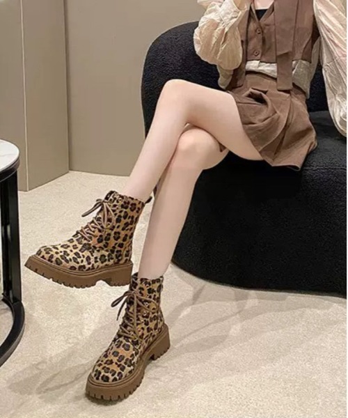 .KOM(ドットコム)の「『.KOM/ドットケーオーエム』レオパードショートブーツ 【CN】(ブーツ・レディース・A・23cm/24cm/25cm)」の2枚目の写真