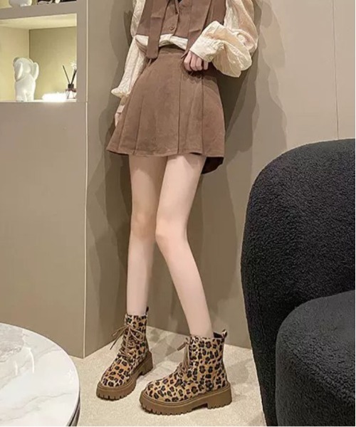 .KOM(ドットコム)の「『.KOM/ドットケーオーエム』レオパードショートブーツ 【CN】(ブーツ・レディース・A・23cm/24cm/25cm)」の10枚目の写真