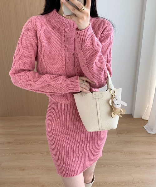 gossip!ロサンゼルス(ゴシップロサンゼルス)の「ヴィンテージライクケーブルニットセーターワンピース(ワンピース・レディース・ネイビー/ピンク/ベージュ/オフホワイト・FREE)」の19枚目の写真