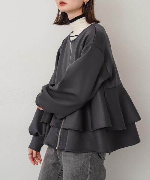 SENSE OF PLACE by URBAN RESEARCH（センスオブプレイスバイアーバンリサーチ）の「フリルペプラムジップカーディガン（カーディガン/ボレロ・レディース・モカ/チャコールグレー/ブラック/アイボリー・ONE）」の4枚目の写真