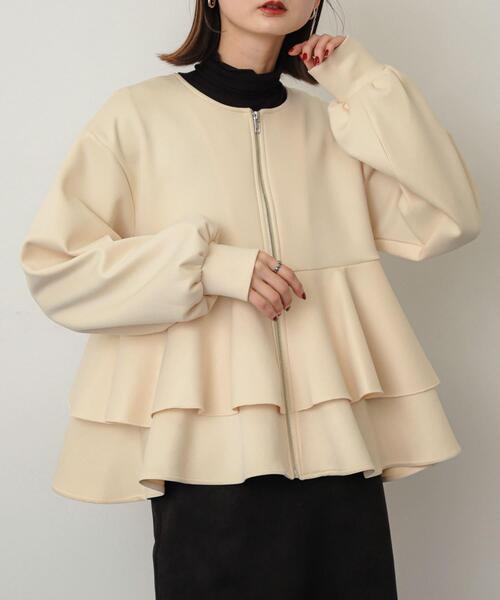 SENSE OF PLACE by URBAN RESEARCH（センスオブプレイスバイアーバンリサーチ）の「フリルペプラムジップカーディガン（カーディガン/ボレロ・レディース・モカ/チャコールグレー/ブラック/アイボリー・ONE）」の2枚目の写真