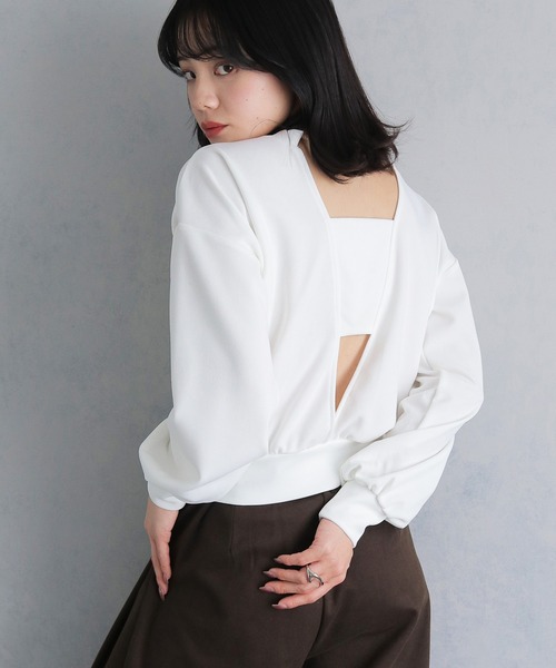 cheriella(シェリエラ)の「【cheriella】2WAYカットジョーゼットバックデザイントップス 2-WAY CUT GEORGETTE BACK DESIGN TOPS(Tシャツ/カットソー・レディース・ブラック/ライトグレー/ホワイト・M)」の1枚目の写真