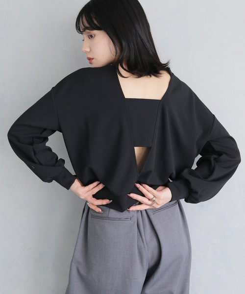 cheriella(シェリエラ)の「【cheriella】2WAYカットジョーゼットバックデザイントップス 2-WAY CUT GEORGETTE BACK DESIGN TOPS(Tシャツ/カットソー・レディース・ブラック/ライトグレー/ホワイト・M)」の2枚目の写真
