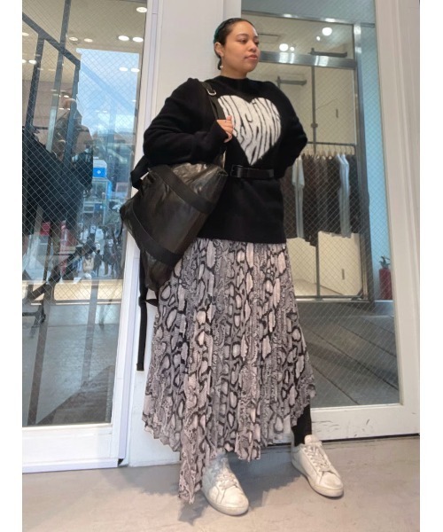 ALLSAINTS(オールセインツ)の「BUBBLE SAINTS OVERSIZED JUMPER | BUBBLE SAINTS オーバーサイズ ニット・セーター(ニット/セーター・メンズ・ブラック・M/L/XS/S)」の6枚目の写真