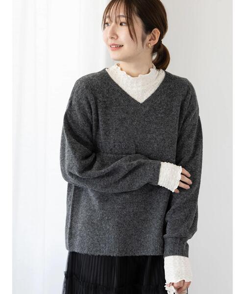 Te chichi TERRASSE（テチチテラス）の「メランジVネックニット（ニット/セーター・レディース・イエロー/サックスブルー/チャコールグレー/グレー・F）」の2枚目の写真