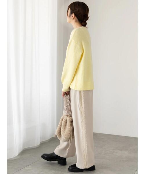 Te chichi TERRASSE（テチチテラス）の「メランジVネックニット（ニット/セーター・レディース・イエロー/サックスブルー/チャコールグレー/グレー・F）」の7枚目の写真