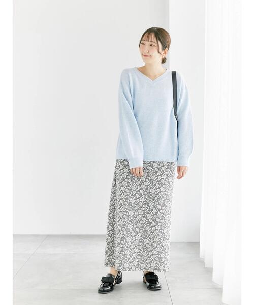 Te chichi TERRASSE（テチチテラス）の「メランジVネックニット（ニット/セーター・レディース・イエロー/サックスブルー/チャコールグレー/グレー・F）」の13枚目の写真