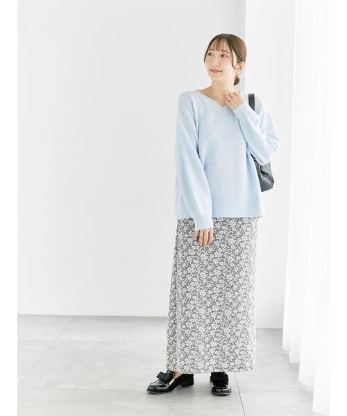 Te chichi TERRASSE（テチチテラス）の「メランジVネックニット（ニット/セーター・レディース・イエロー/サックスブルー/チャコールグレー/グレー・F）」の14枚目の写真