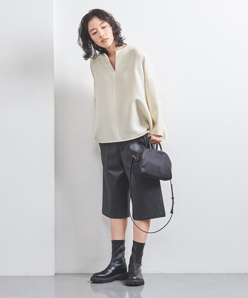 UNITED ARROWS（ユナイテッドアローズ）の「COMFY スリットノーカラー プルオーバー -吸水速乾 UVカット ウォッシャブル-（シャツ/ブラウス・レディース・オフホワイト/ブラック/ワインレッド・36/38）」の9枚目の写真