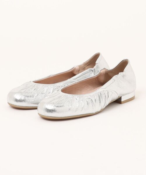 LANVIN en Bleu(ランバンオンブルー)の「シャーリングバレエシューズ(パンプス・レディース・ライトベージュ/ブラック/シルバー・24.0cm/23.5cm/23.0cm/22.5cm/24.5cm/22.0cm)」の3枚目の写真