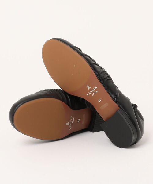 LANVIN en Bleu(ランバンオンブルー)の「シャーリングバレエシューズ(パンプス・レディース・ライトベージュ/ブラック/シルバー・24.0cm/23.5cm/23.0cm/22.5cm/24.5cm/22.0cm)」の5枚目の写真