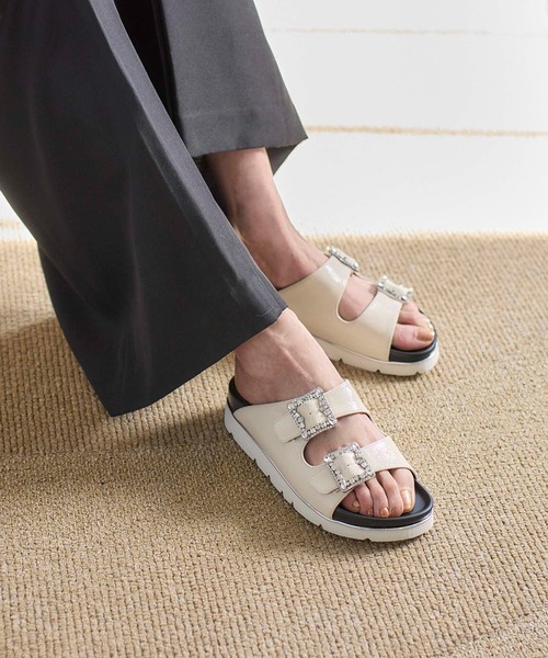 carino(カリーノ)の「厚底ビジューバックルサンダル(サンダル・レディース・シルバー/ブラック/アイボリー・S/M/L/LL)」の21枚目の写真