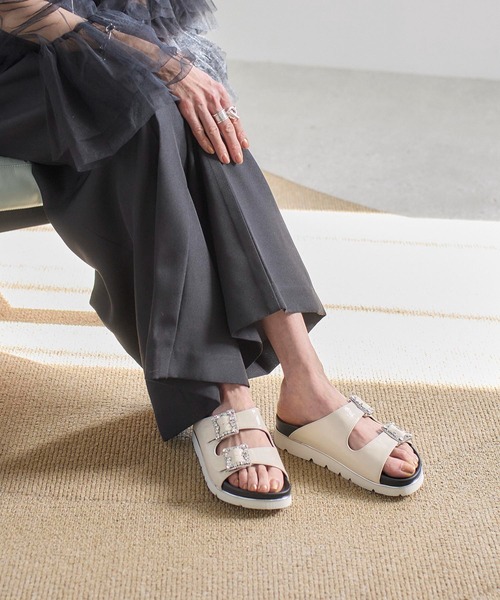 carino(カリーノ)の「厚底ビジューバックルサンダル(サンダル・レディース・シルバー/ブラック/アイボリー・S/M/L/LL)」の22枚目の写真