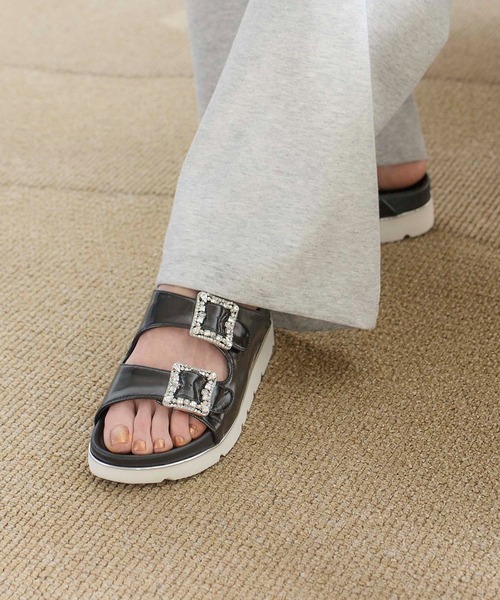 carino(カリーノ)の「厚底ビジューバックルサンダル(サンダル・レディース・シルバー/ブラック/アイボリー・S/M/L/LL)」の10枚目の写真
