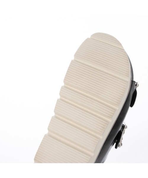 carino(カリーノ)の「厚底ビジューバックルサンダル(サンダル・レディース・シルバー/ブラック/アイボリー・S/M/L/LL)」の6枚目の写真