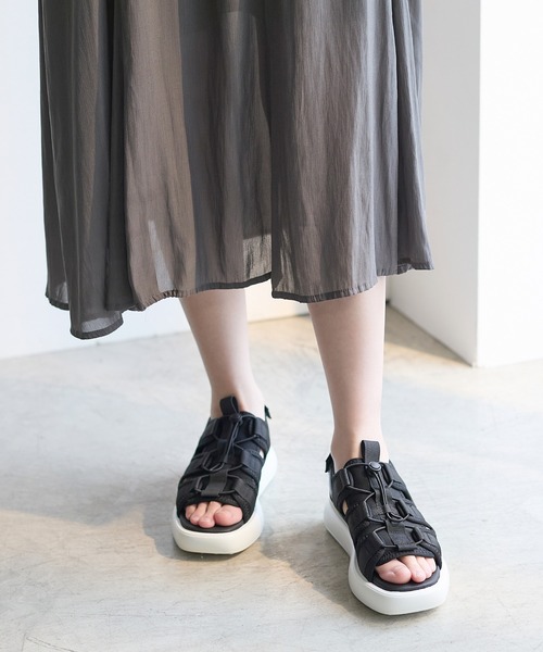 coca(ANDEX shoes product)(コカ)の「厚底 レースアップ ダッド スポーツサンダル(サンダル・レディース・ブラック/ブラック系その他・SMALL/MEDIUM/LARGE)」の4枚目の写真
