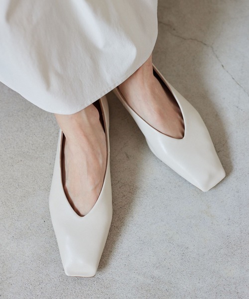 Mazell（マゼル）の「Mazell / シープレザースクエアフラット【Mazell】（パンプス・レディース・その他1/ブラック/キャメル/オフホワイト・39/37/38/35/40/36）」の2枚目の写真