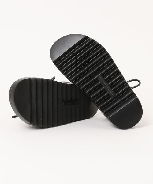 CHARLES & KEITH（チャールズ & キース）の「グラディエーター レースアップフラットフォームサンダル（サンダル・レディース・ブラック/ベージュ・22.5cm/23cm/23.5cm/24.5cm/25cm/25.5cm/26.5cm）」の7枚目の写真