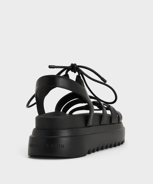 CHARLES & KEITH（チャールズ & キース）の「グラディエーター レースアップフラットフォームサンダル（サンダル・レディース・ブラック/ベージュ・22.5cm/23cm/23.5cm/24.5cm/25cm/25.5cm/26.5cm）」の4枚目の写真