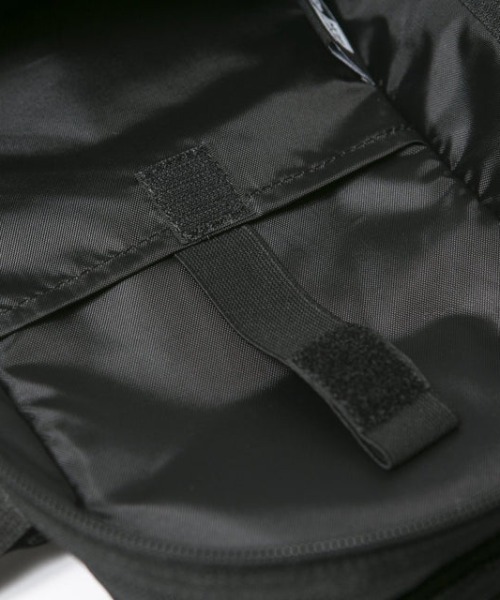 NEW ERA(ニューエラ)の「NEW ERA/ニューエラ ボディバック SLING BODY BAG スリングボディバッグ 12L ブラック 251 14521310(ボディバッグ/ウエストポーチ・メンズ・ブラック・FREE)」の8枚目の写真