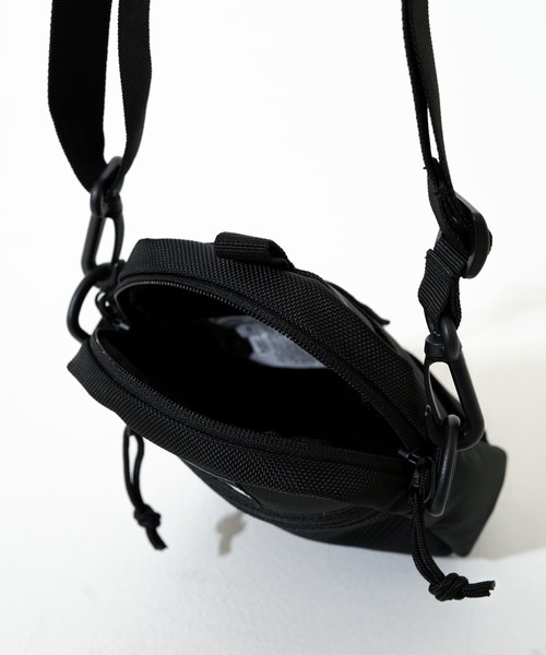 NEW ERA(ニューエラ)の「【NEW ERA/ニューエラ】SHOULDER POUCH(ショルダーバッグ・メンズ・ブラック/ブラック×ホワイト/サンドベージュ・FREE)」の22枚目の写真