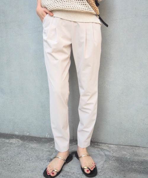 qualite（カリテ）の「【細見え×ウエストカバー】2WAYストレッチタックパンツ/オフィスカジュアル/夏服（スラックス・レディース・グレイッシュベージュ/オフホワイト/ピンク/ブラック/ネイビー・36/34/38/40）」の3枚目の写真