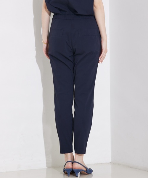 qualite（カリテ）の「【細見え×ウエストカバー】2WAYストレッチタックパンツ/オフィスカジュアル/夏服（スラックス・レディース・グレイッシュベージュ/オフホワイト/ピンク/ブラック/ネイビー・36/34/38/40）」の17枚目の写真