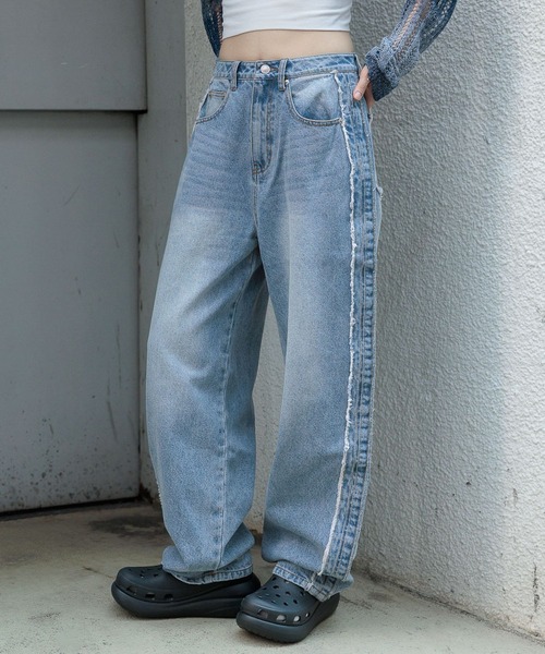 3.3 Field Trip (3.3フィールドトリップ)の「【UNISEX】3.3 Field Trip/サイドフリンジパンツ(デニムパンツ・レディース・ブルー/ブラック・MEDIUM/LARGE/SMALL)」の2枚目の写真