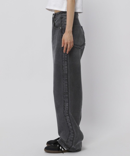 3.3 Field Trip (3.3フィールドトリップ)の「【UNISEX】3.3 Field Trip/サイドフリンジパンツ(デニムパンツ・レディース・ブルー/ブラック・MEDIUM/LARGE/SMALL)」の11枚目の写真