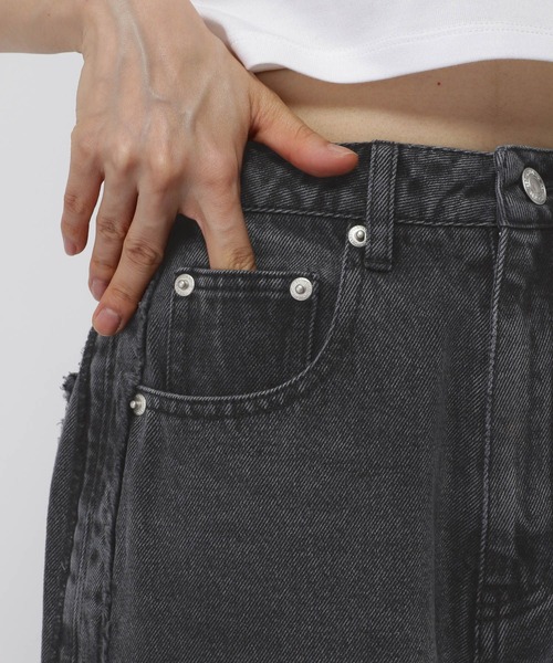 3.3 Field Trip (3.3フィールドトリップ)の「【UNISEX】3.3 Field Trip/サイドフリンジパンツ(デニムパンツ・レディース・ブルー/ブラック・MEDIUM/LARGE/SMALL)」の4枚目の写真