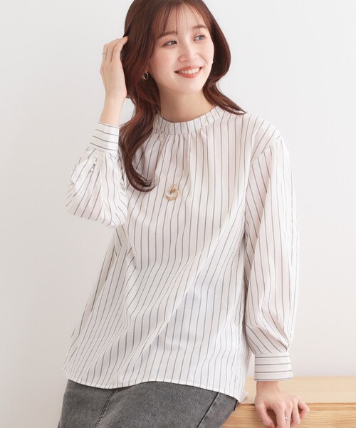 DRESKIP（ドレスキップ）の「【洗える】洗濯後しわになにりくい お袖タックブラウス（シャツ/ブラウス・レディース・パープル系1/ベージュ系9/サックスブルー系5/イエロー系その他7/グリーン系3/ネイビー系2・01/02/03/04）」の2枚目の写真