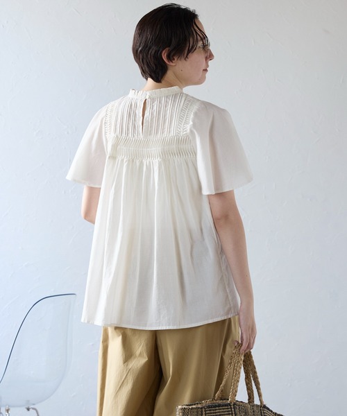 SOTT(ソット)の「India cambric pintuck blouse インドキャンブリックピンタックブラウス(シャツ/ブラウス・レディース・オフホワイト/ブラック/ライトグリーン・FREE)」の12枚目の写真