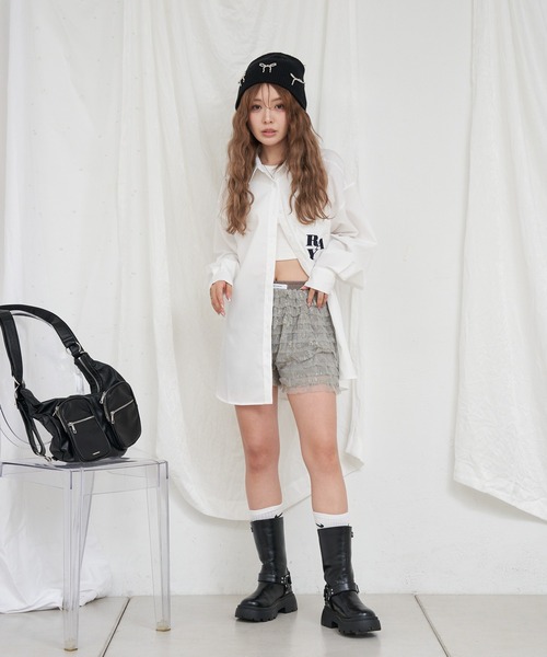 RAY CASSIN（レイカズン）の「オーバーサイズ胸刺繍ルーズシャツ（シャツ/ブラウス・レディース・ブルー/ホワイト/ピンク・FREE）」の7枚目の写真