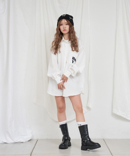 RAY CASSIN（レイカズン）の「オーバーサイズ胸刺繍ルーズシャツ（シャツ/ブラウス・レディース・ブルー/ホワイト/ピンク・FREE）」の8枚目の写真