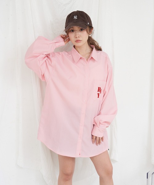 RAY CASSIN（レイカズン）の「オーバーサイズ胸刺繍ルーズシャツ（シャツ/ブラウス・レディース・ブルー/ホワイト/ピンク・FREE）」の21枚目の写真