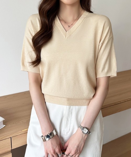 COCOMOMO（ココモモ）の「【8色展開】 Vネックニット 半袖 きれいめ コンパクト ニットソー（ニット/セーター・レディース・ライトブルー/ブラック/ピンク/グリーン/ホワイト/ライトブラウン/イエロー系/ベージュ・FREE）」の21枚目の写真