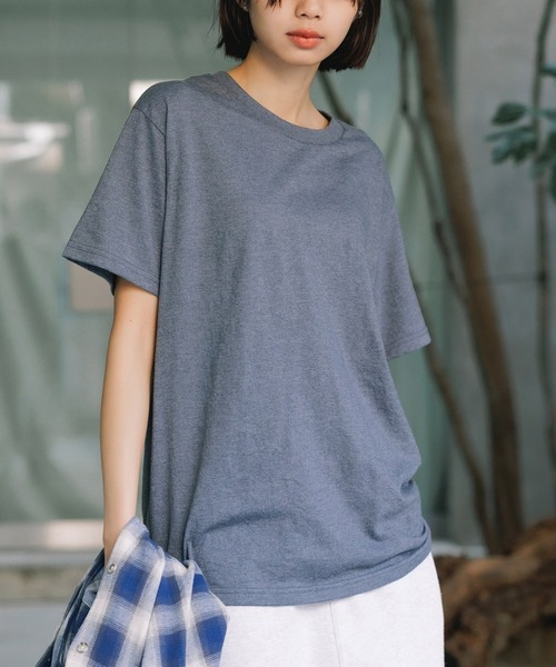 GILDAN（ギルダン）の「GILDAN/ギルダン プレミアムコットン 5.3oz 半袖Tシャツ 17色展開 2026年春夏（Tシャツ/カットソー・レディース・レッド/オレンジ/イエロー/ネイビー/ライトグレー/ホワイト/オレンジ系1/チャコール/ロイヤルブルー/ダークグレー/アーミー/ブラック/ライトブルー/ライトブラウン/サンドグレー/モスグリーン/ライトグリーン・M/S/XL/L）」の4枚目の写真