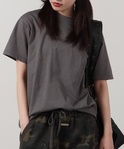 GILDAN(ギルダン)の「GILDAN/ギルダン プレミアムコットン 5.3oz 半袖Tシャツ 17色展開 2026年 夏 夏服(Tシャツ/カットソー・レディース・レッド/オレンジ/イエロー/ネイビー/ライトグレー/ホワイト/オレンジ系1/チャコール/ロイヤルブルー/ダークグレー/アーミー/ブラック/ライトブルー/ライトブラウン/サンドグレー/モスグリーン/ライトグリーン/ライトピンク・M/S/XL/L/XS)」の21枚目の写真