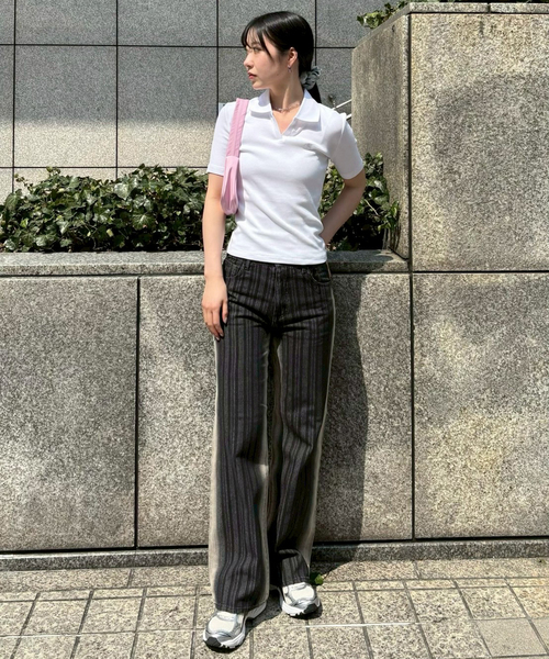 Calvin Klein(カルバン・クライン)の「【Calvin Klein / カルバン クライン】A-slim fit v neck 47AB205(Tシャツ/カットソー・レディース・ホワイト/ピンク・X-SMALL)」の3枚目の写真