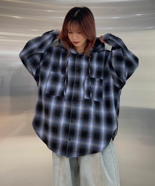 .KOM(ドットコム)の「A'GEM/9 × .kom 『A'gem/エージェム』 フードチェックシャツ(シャツ/ブラウス・レディース・レッド/ブラック/ブルー/イエロー/パープル・FREE)」の2枚目の写真