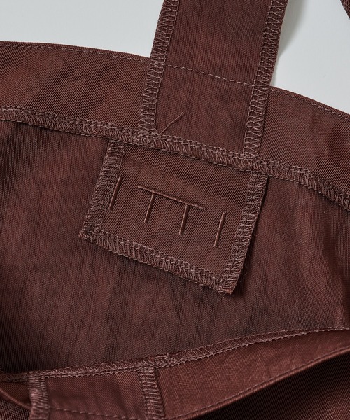 ITTI(イッチ)の「【ITTI】MARY INSIDE OUT TOTE - L / CERATO BRIGHT(ショルダーバッグ・メンズ・ブラック/ブラウン・FREE)」の6枚目の写真