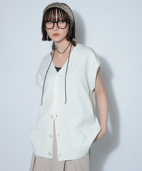 PAGEBOY(ページボーイ)の「Vネックニットベスト(カーディガン/ボレロ・レディース・ブラック/オフホワイト/ブルー系その他・FREE)」の7枚目の写真