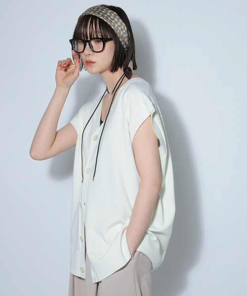 PAGEBOY(ページボーイ)の「Vネックニットベスト(カーディガン/ボレロ・レディース・ブラック/オフホワイト/ブルー系その他・FREE)」の11枚目の写真
